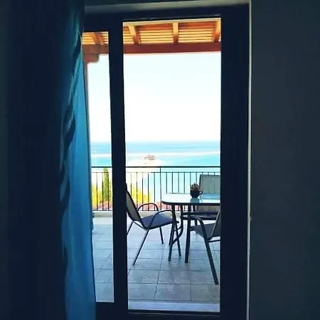 Apartment Avra Kymi