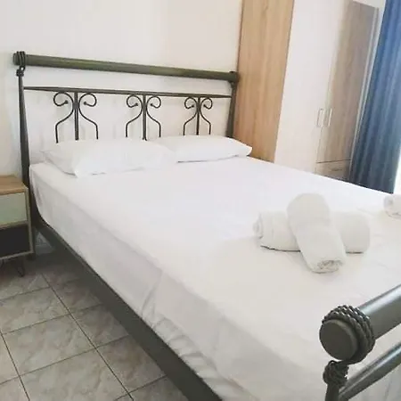 Apartment Avra Kymi